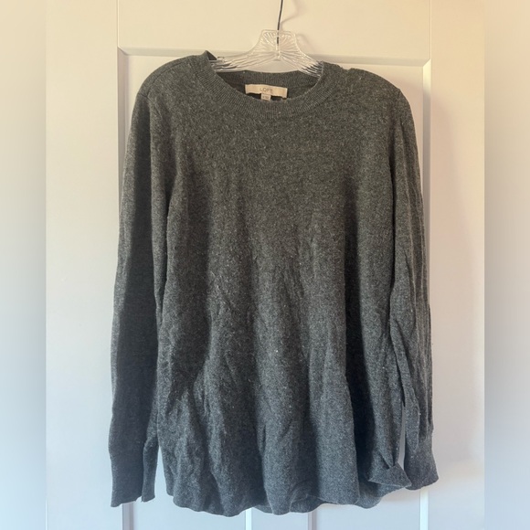 Loft Heather Gray Crewneck Sweater size Medium - Picture 1 of 3